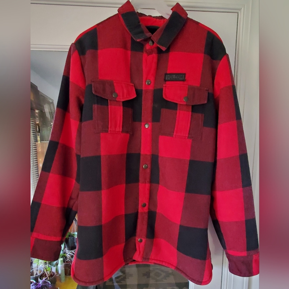 Volcom Pat Moore Collection sherpa lined w/DWR weatherproof finish men's medium.